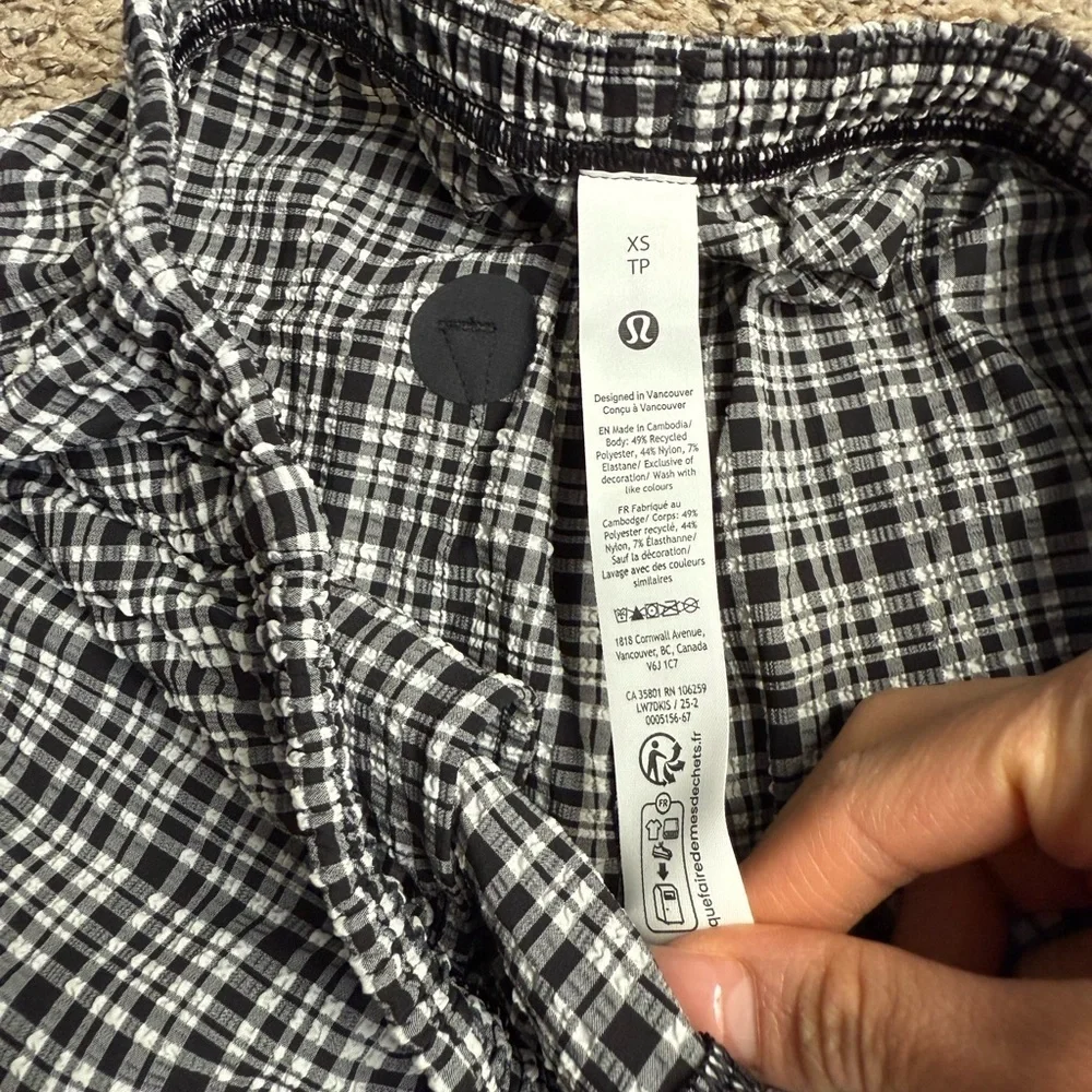 Lululemon Seersucker Check Mid-Rise Pull-On Short 3